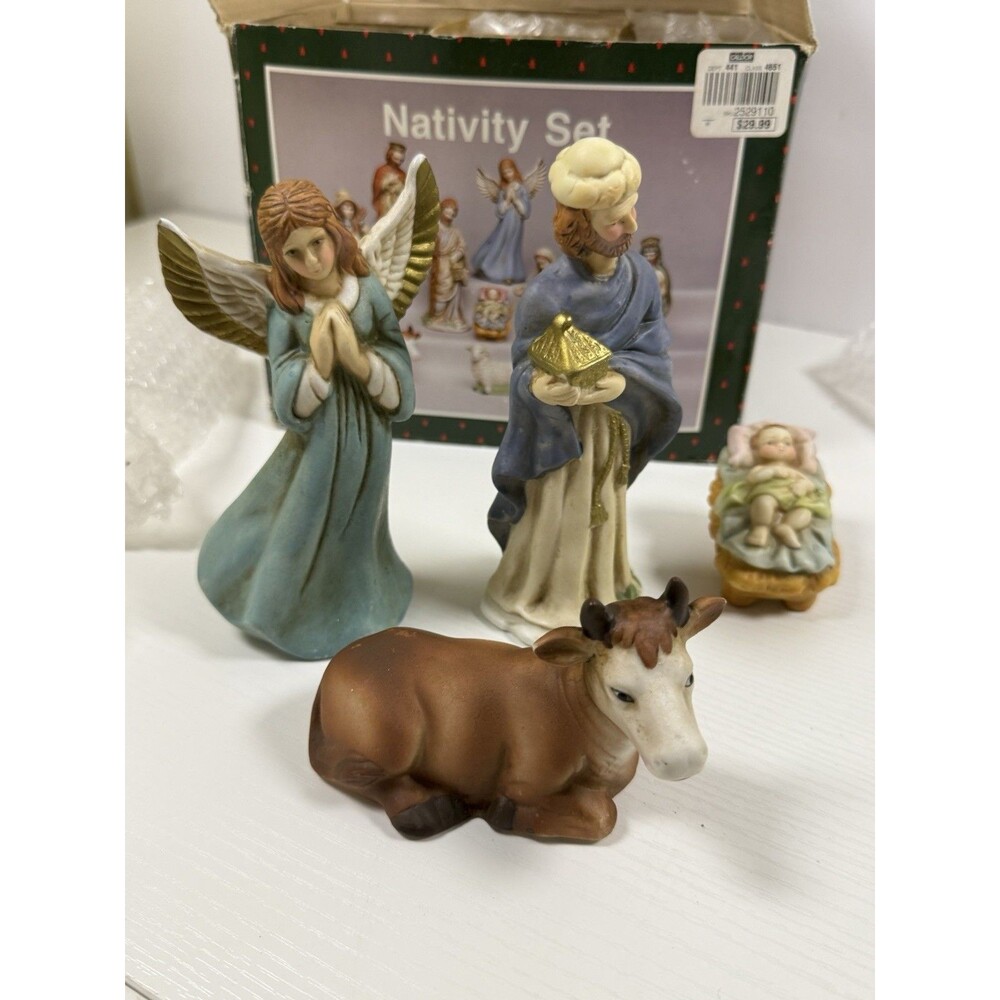 Caldor Hand Painted Nativity - Picture 4 of 5